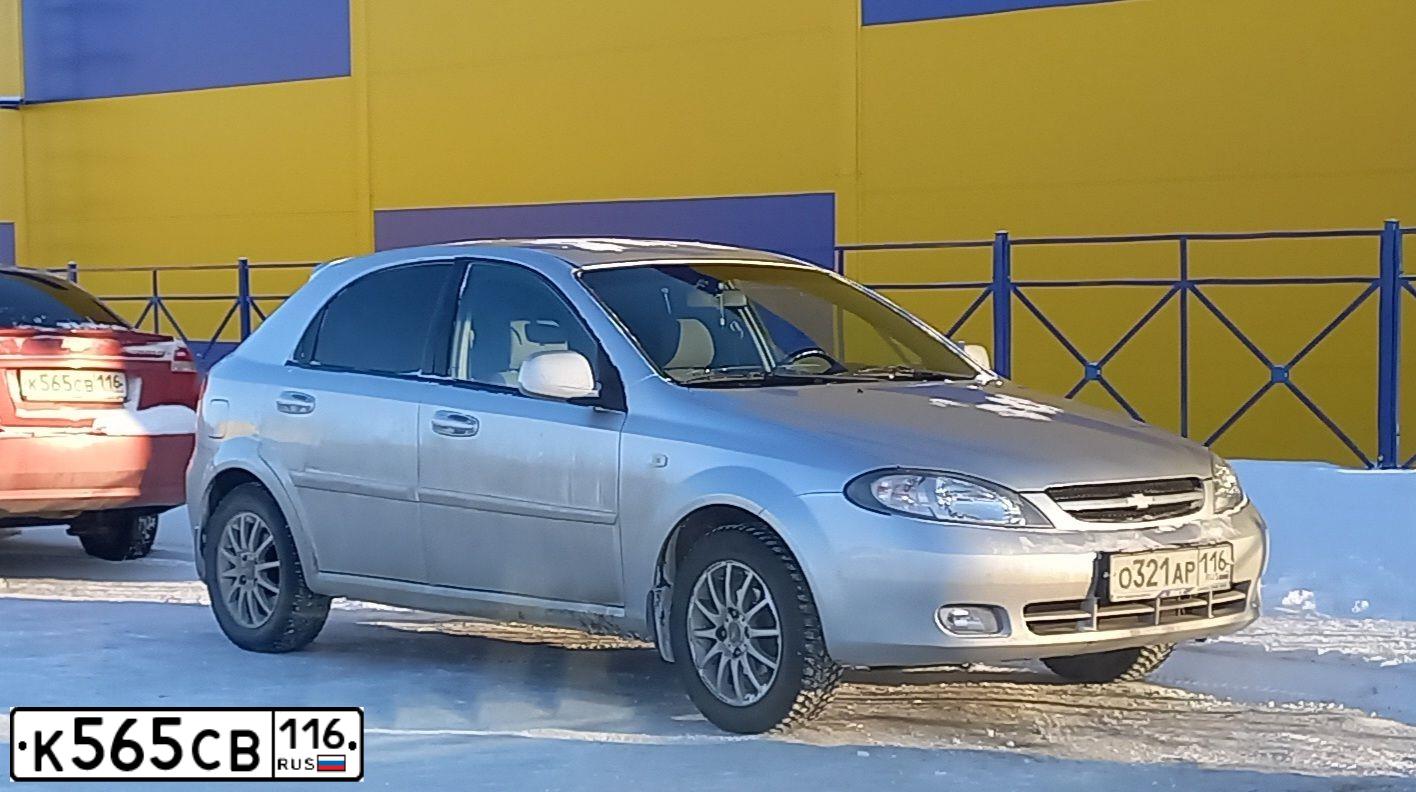 Фото автомобиля CHEVROLET AVEO, 2008 — госномер К565СВ116. Цвет: ТЕМНО-КРАСНЫЙ
