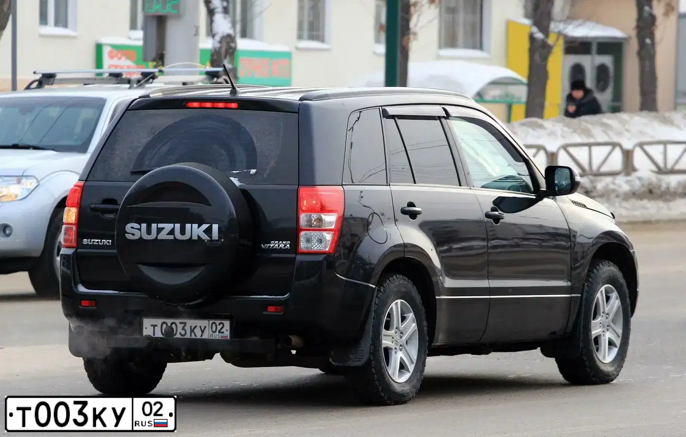 Фото автомобиля TOYOTA LANDCRUISER, 2012 — госномер Т003КУ02. Цвет: ЧЕРНЫЙ
