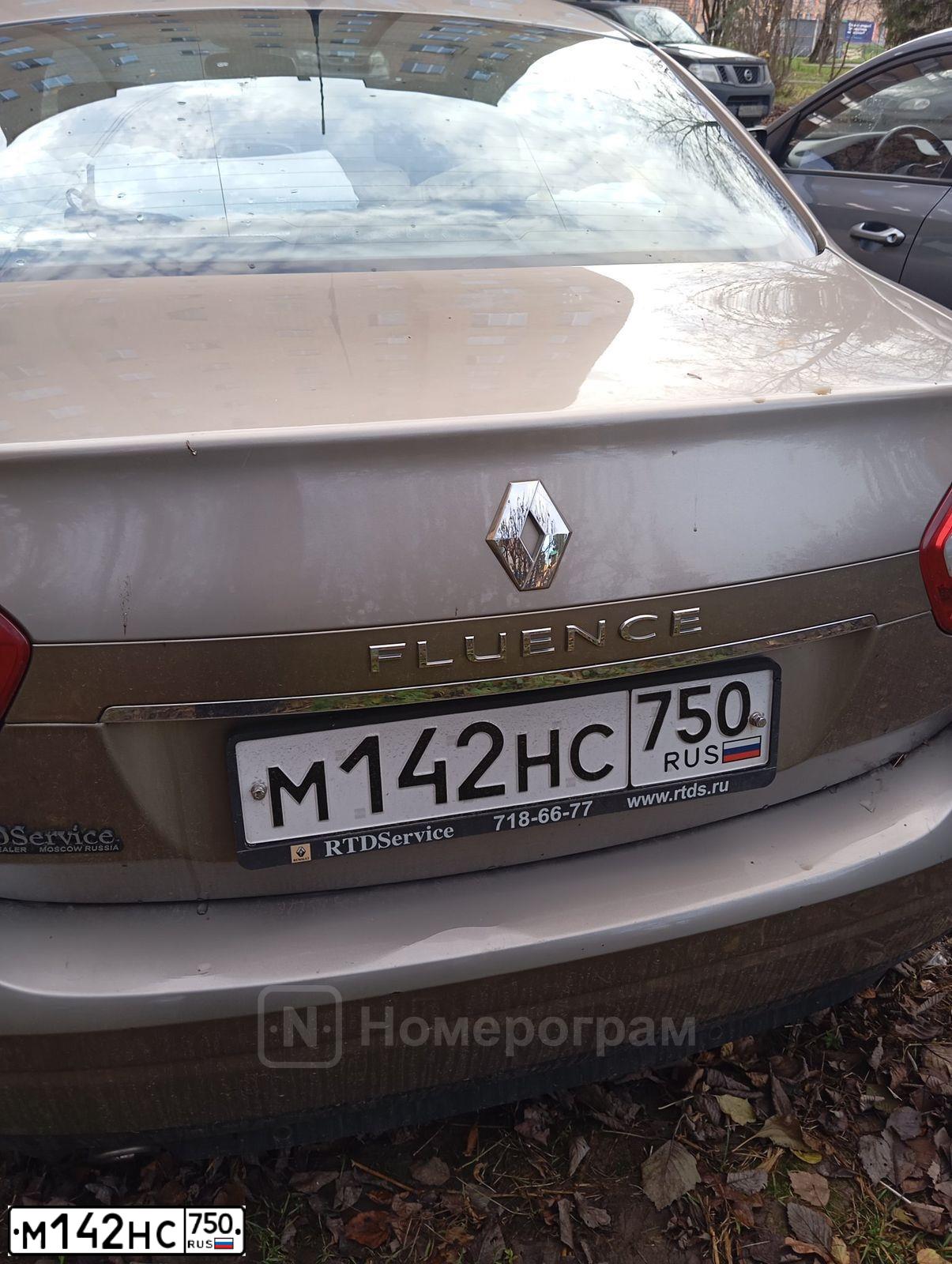 Фото автомобиля RENAULT FLUENCE, 2011 — госномер М142НС750. Цвет: БЕЖЕВЫЙ