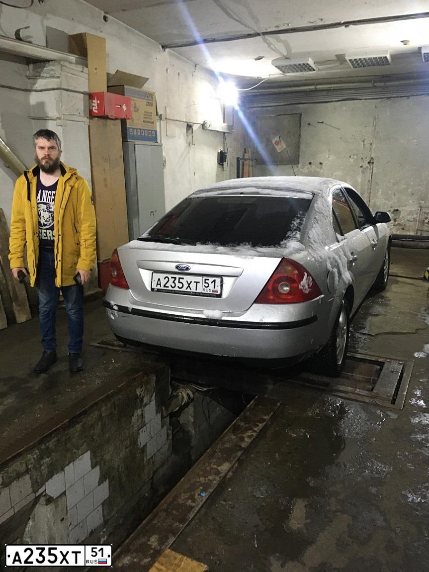 Фото автомобиля FORD MONDEO, 2001 — госномер А235ХТ51. Цвет: СЕРЕБРИСТЫЙ