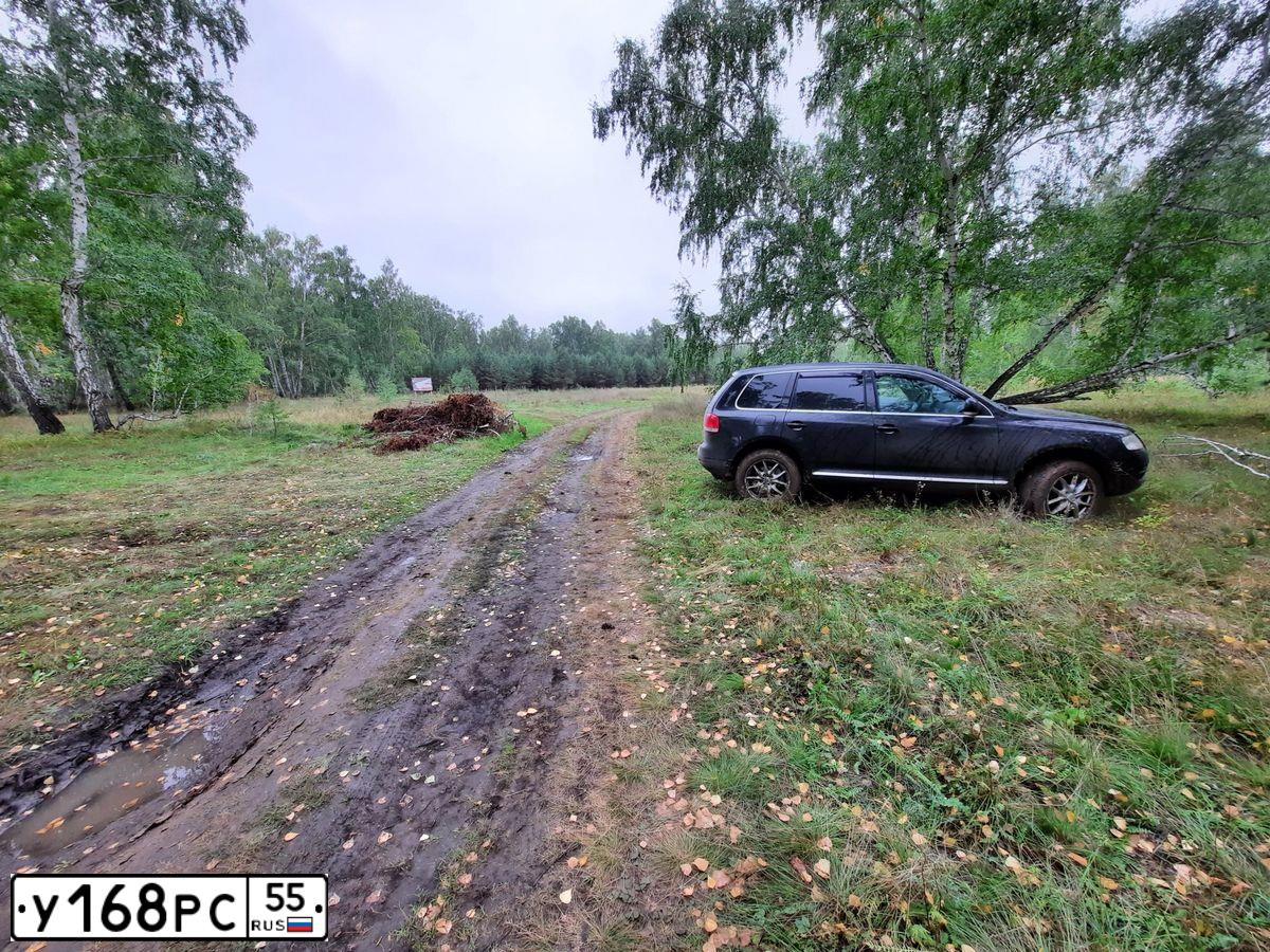 Фото автомобиля VOLKSWAGEN TOUAREG, 2003 — госномер В193МС122. Цвет: ЧЕРНЫЙ