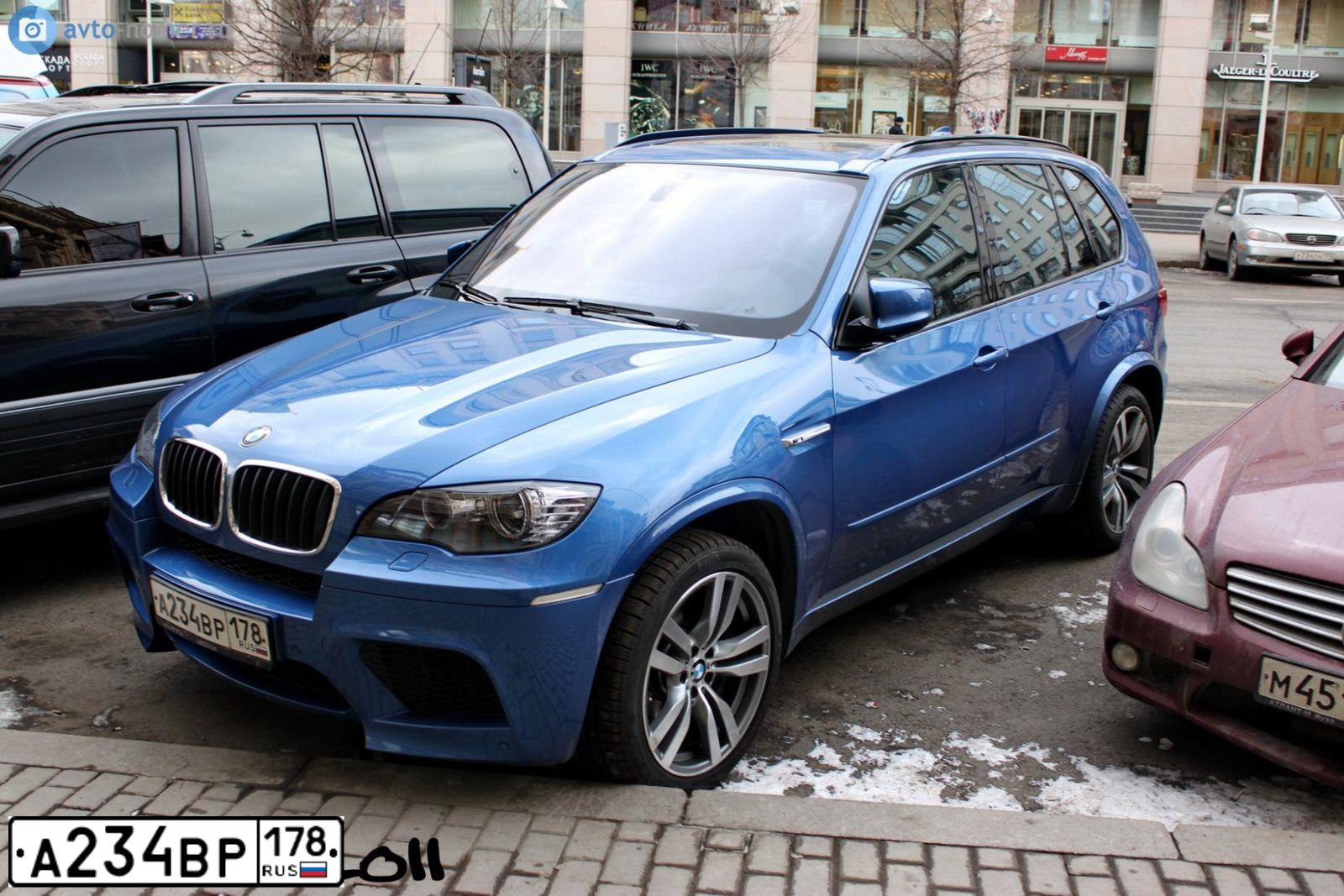 Фото автомобиля BMW X5M, 2010 — госномер Т923ОВ152. Цвет: синий