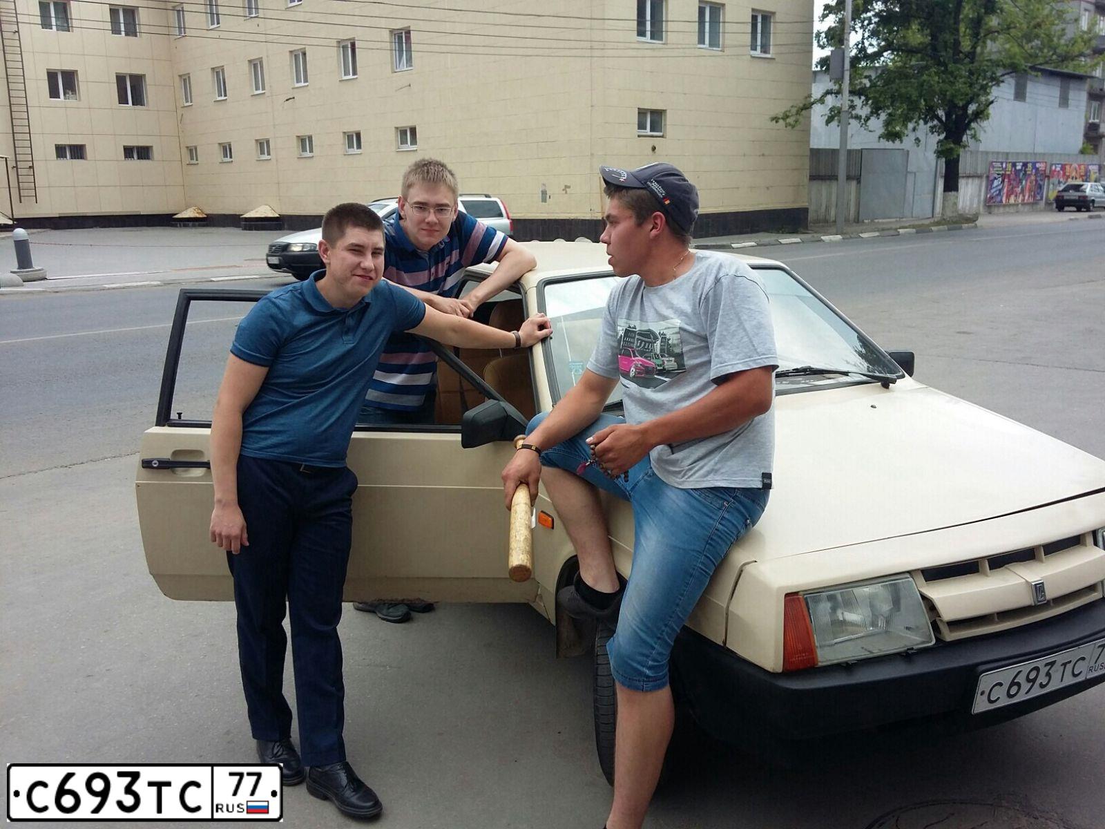 Фото автомобиля OPEL VECTRA, 1999 — госномер Х677КН193. Цвет: Серебристый