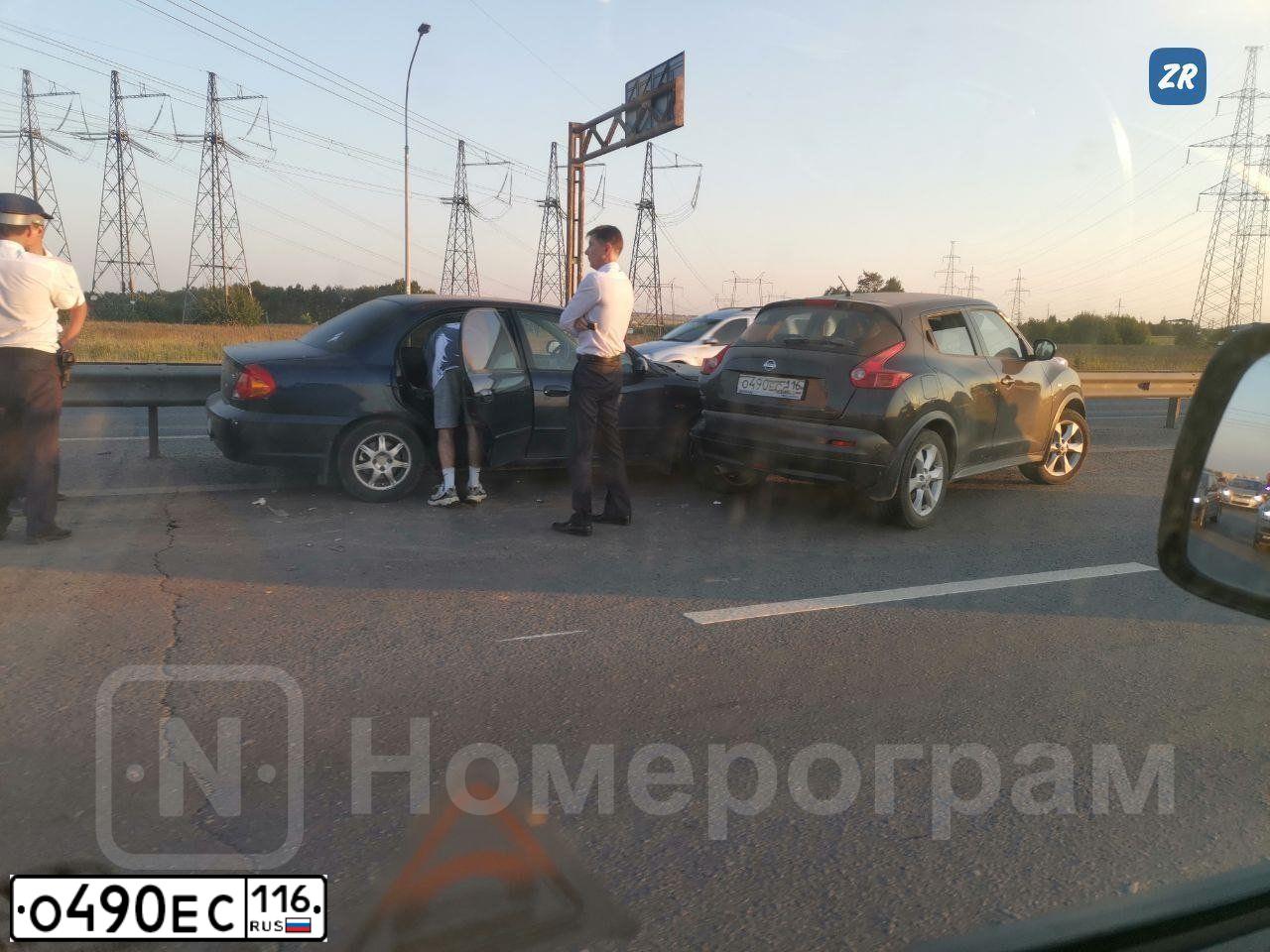 Фото автомобиля NISSAN JUKE, 2011 — госномер О490ЕС116. Цвет: ТЕМНО-КОРИЧНЕВЫЙ