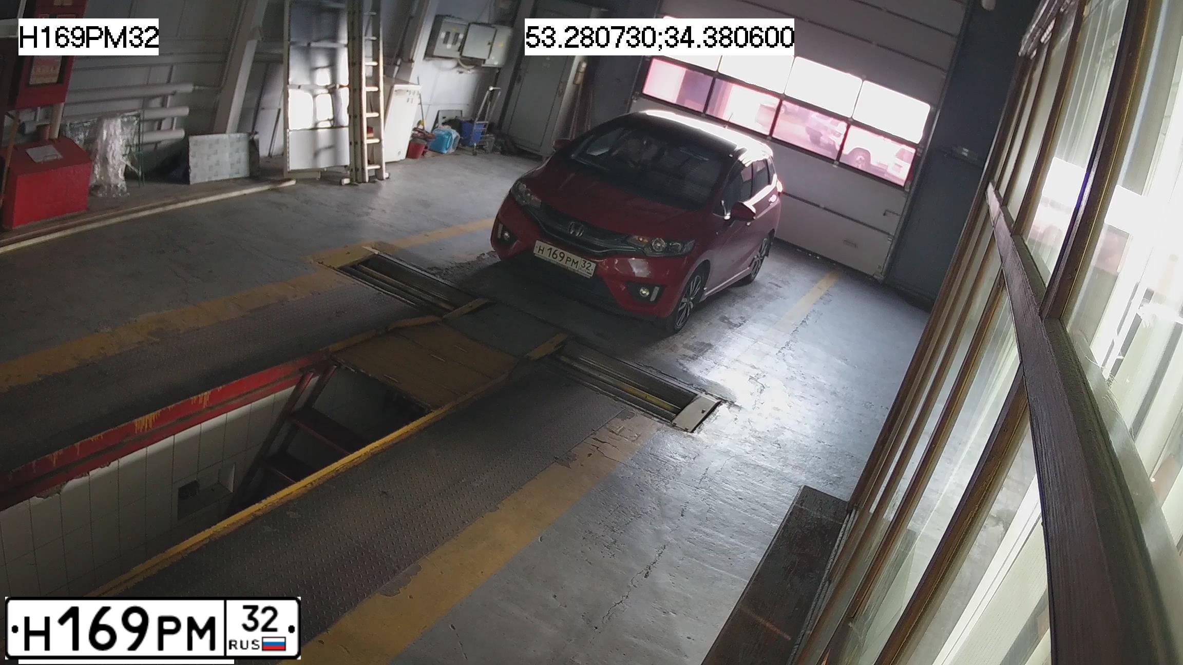 Фото автомобиля HONDA FIT, 2014 — госномер О765ХА46