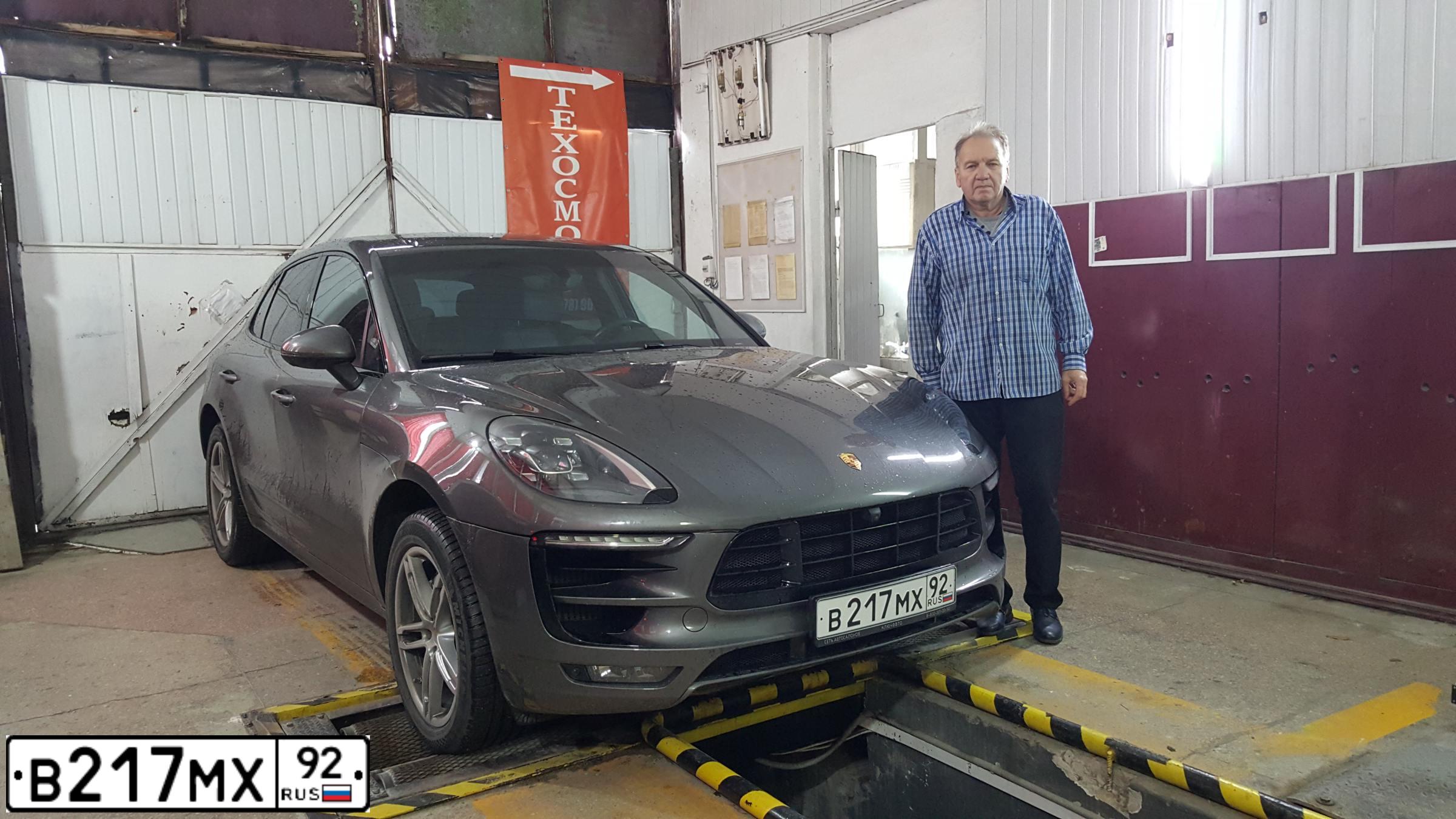 Фото автомобиля PORSCHE MACAN, 2015 — госномер В217МХ92. Цвет: СЕРЫЙ