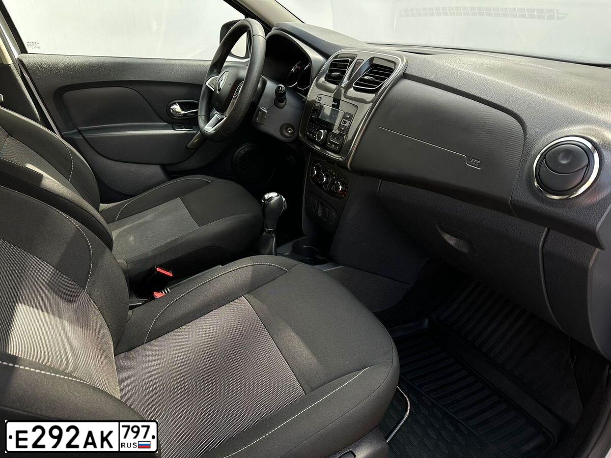 Фото автомобиля RENAULT LOGAN, 2020 — госномер Е292АК797. Цвет: Белый