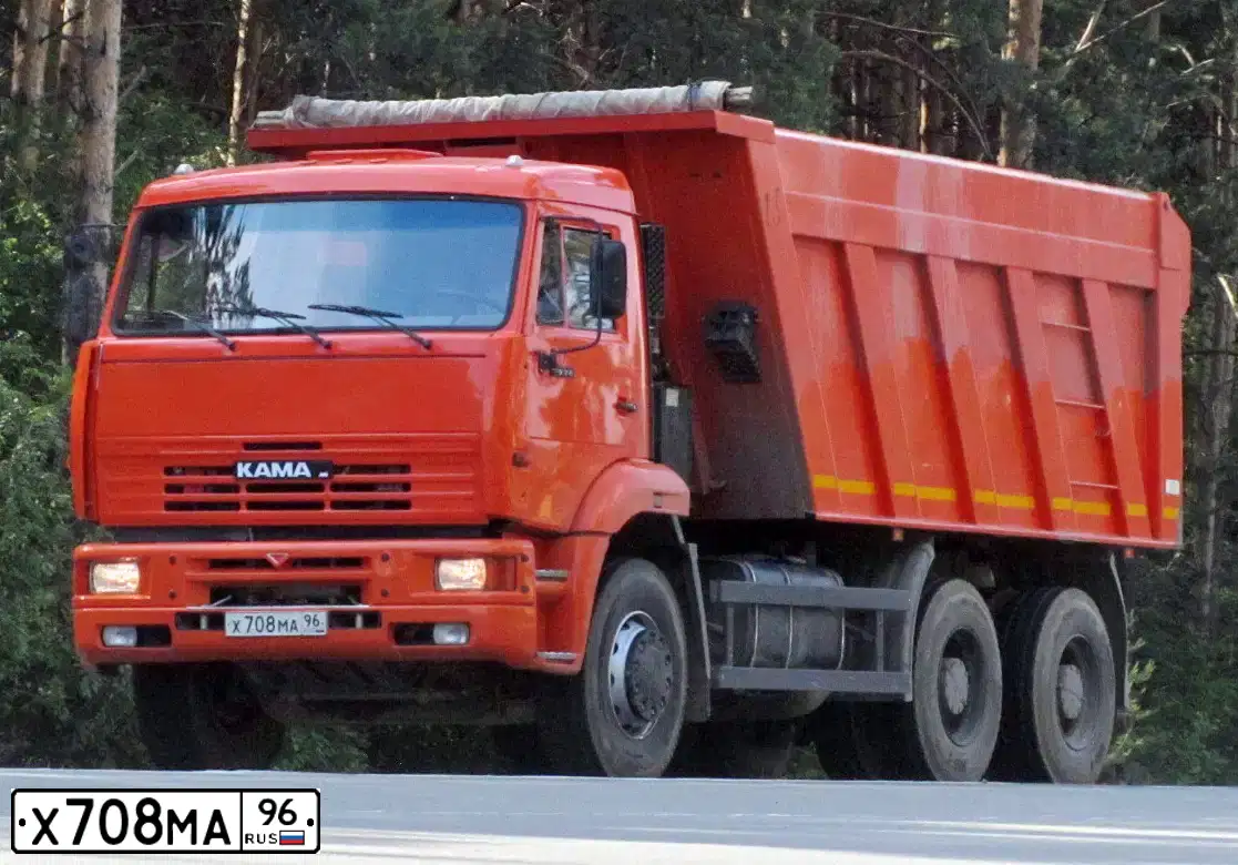 Фото автомобиля KAMAZ 6520 /6X4/, 2013 — госномер Р102РТ196. Цвет: Оранжевый