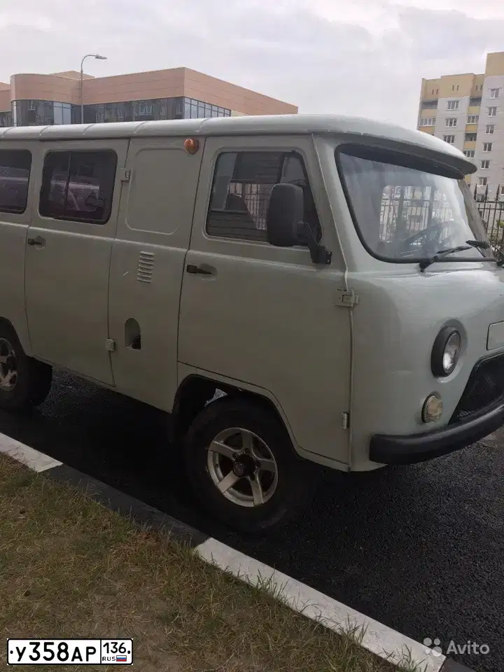 Фото автомобиля UAZ 3741, 2009 — госномер В006ОР36. Цвет: СИНИЙ