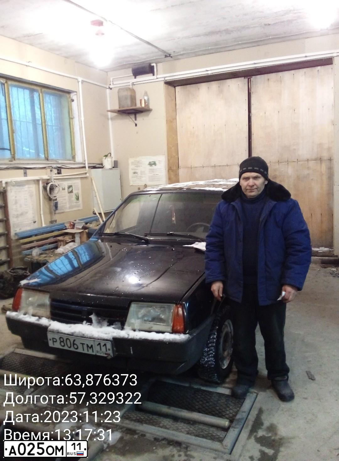 Фото автомобиля LADA 2109, 1997 — госномер Р806ТМ11. Цвет: ЧЕРНЫЙ