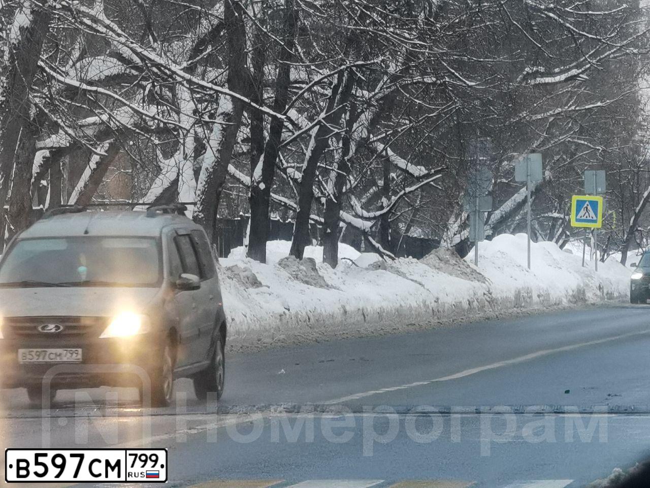 Фото автомобиля LADA LARGUS, 2020 — госномер В597СМ799. Цвет: СЕРЫЙ
