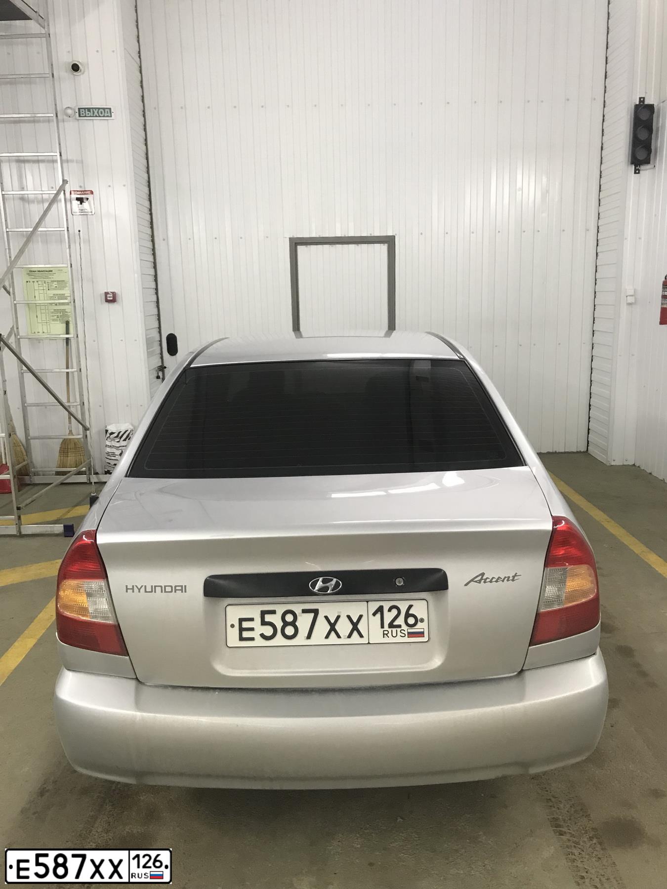 Фото автомобиля TAGAZ ACCENT, 2005 — госномер Н400ОР161. Цвет: СЕРЕБРИСТЫЙ