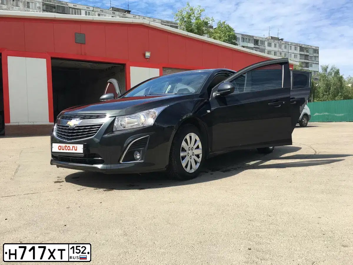 Фото автомобиля CHEVROLET CRUZE, 2013 — госномер Н717ХТ152. Цвет: ЧЕРНЫЙ