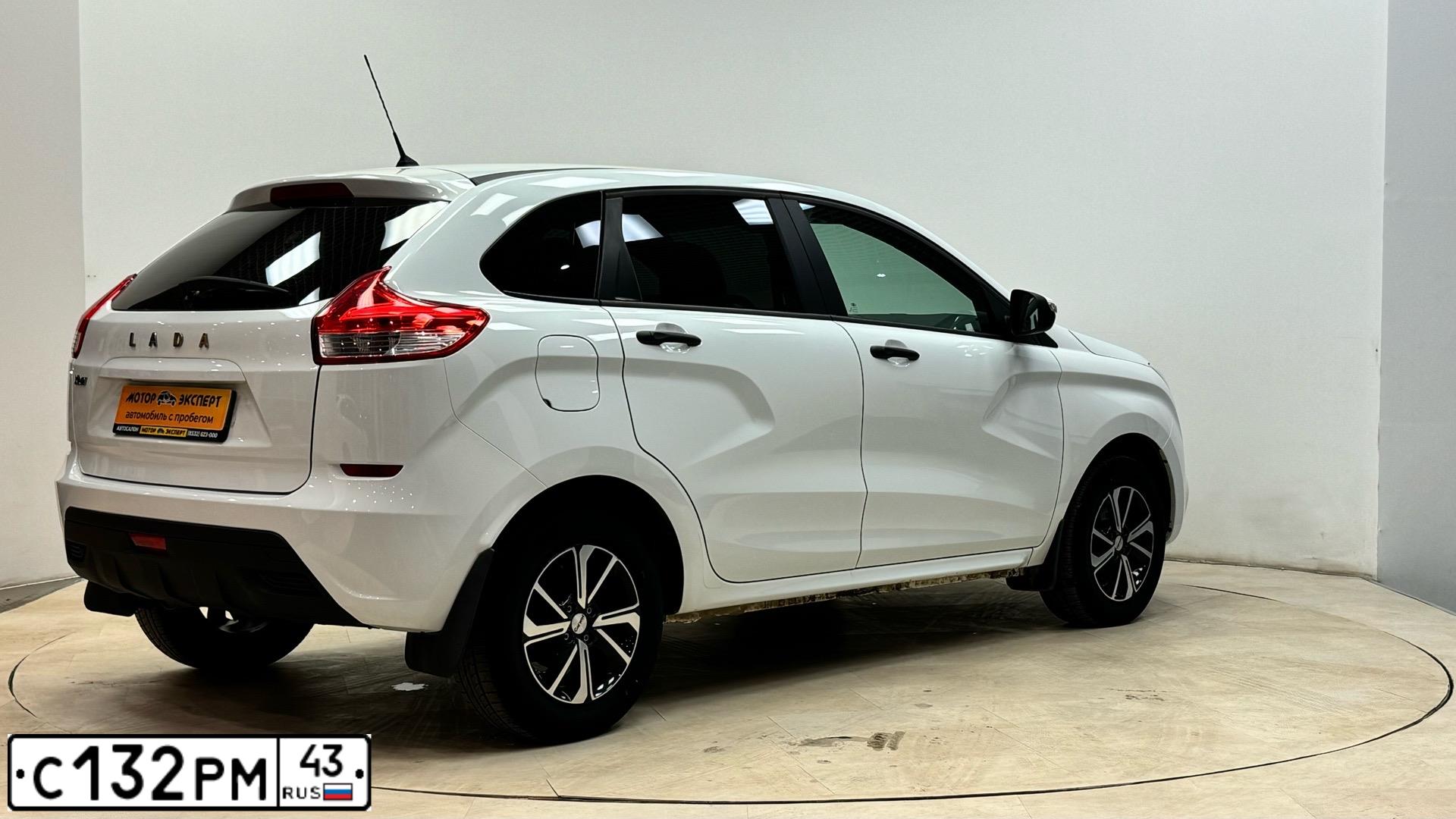 Фото автомобиля LADA XRAY, 2019 — госномер С132РМ43. Цвет: БЕЛЫЙ