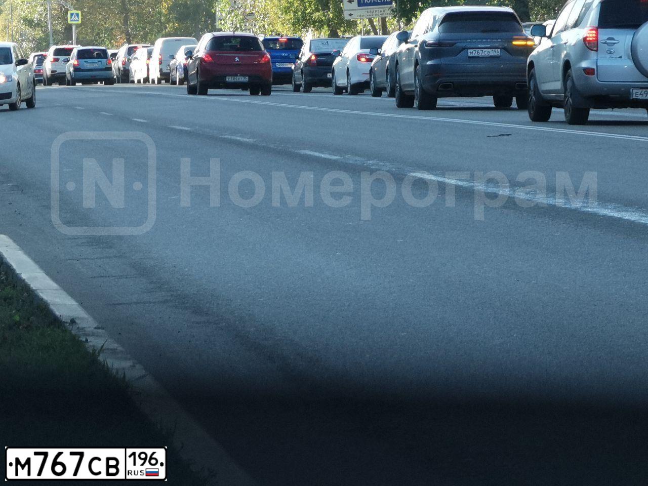 Фото автомобиля PORSCHE CAYENNE, 2020 — госномер О607МЕ154