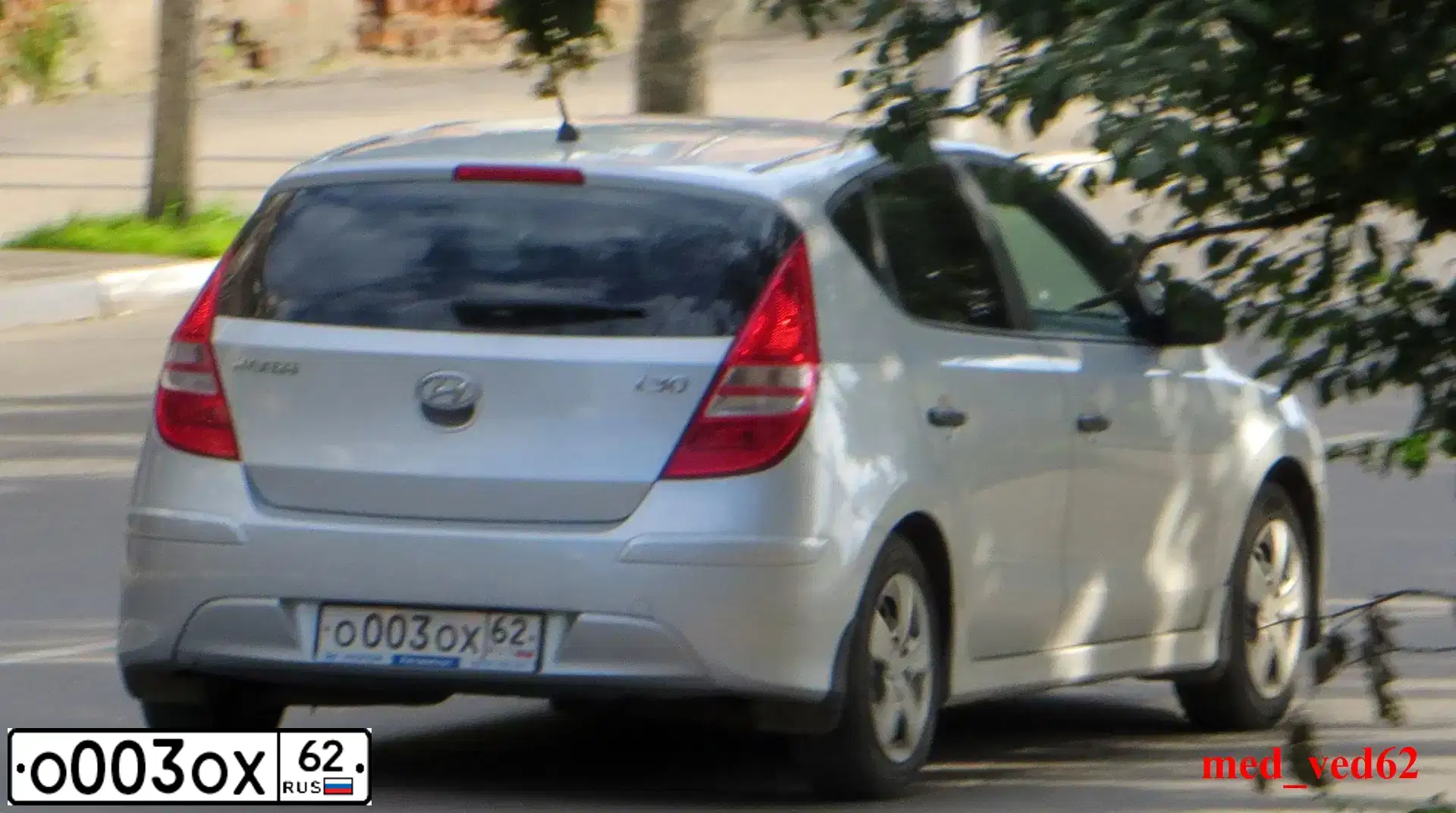 Фото автомобиля HYUNDAI I30, 2010 — госномер О003ОХ62. Цвет: СЕРЕБРИСТЫЙ