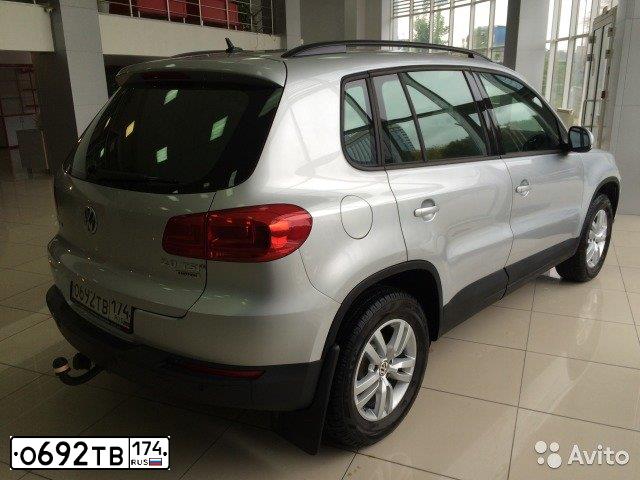 Фото автомобиля VOLKSWAGEN TIGUAN, 2014 — госномер О692ТВ174. Цвет: серебристый