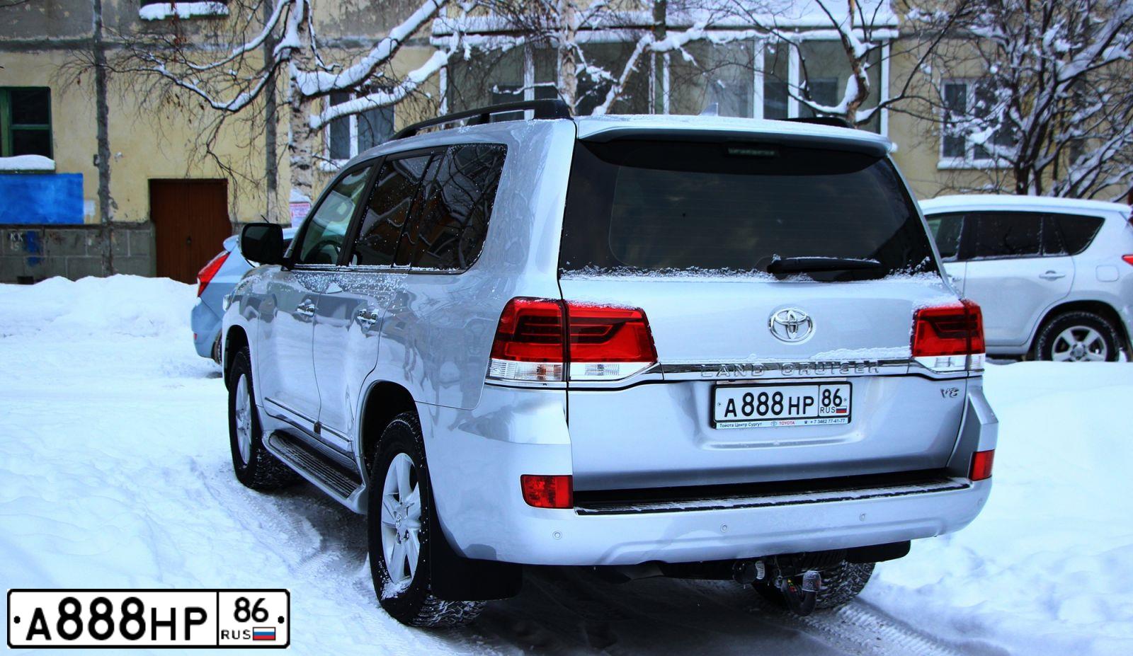 Фото автомобиля TOYOTA LANDCRUISER, 2001 — госномер А888НР86. Цвет: ЧЕРНЫЙ