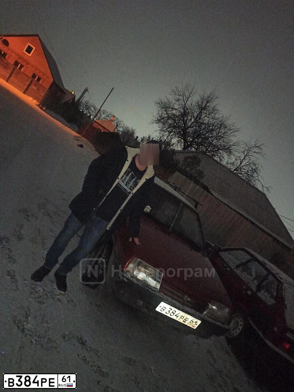 Фото автомобиля LADA 2108 SAMARA, 1991 — госномер В384РЕ61. Цвет: КРАСНЫЙ