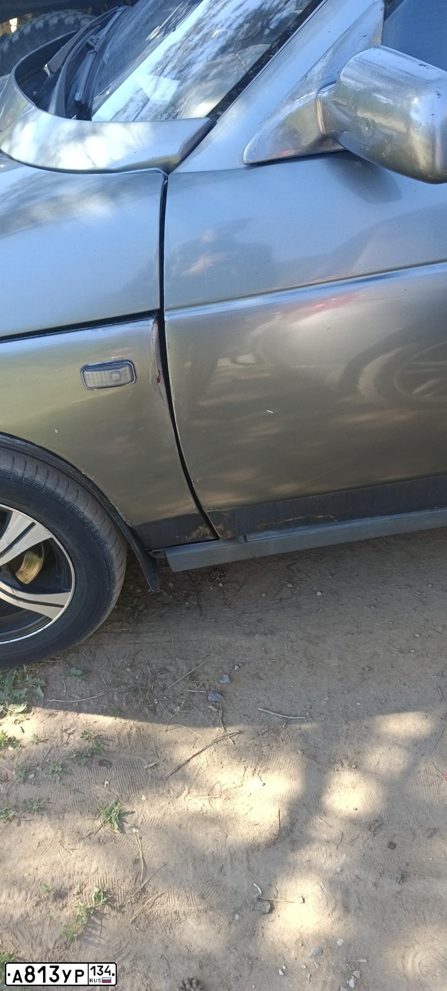 Фото автомобиля LADA 2112, 2004 — госномер О515АА134