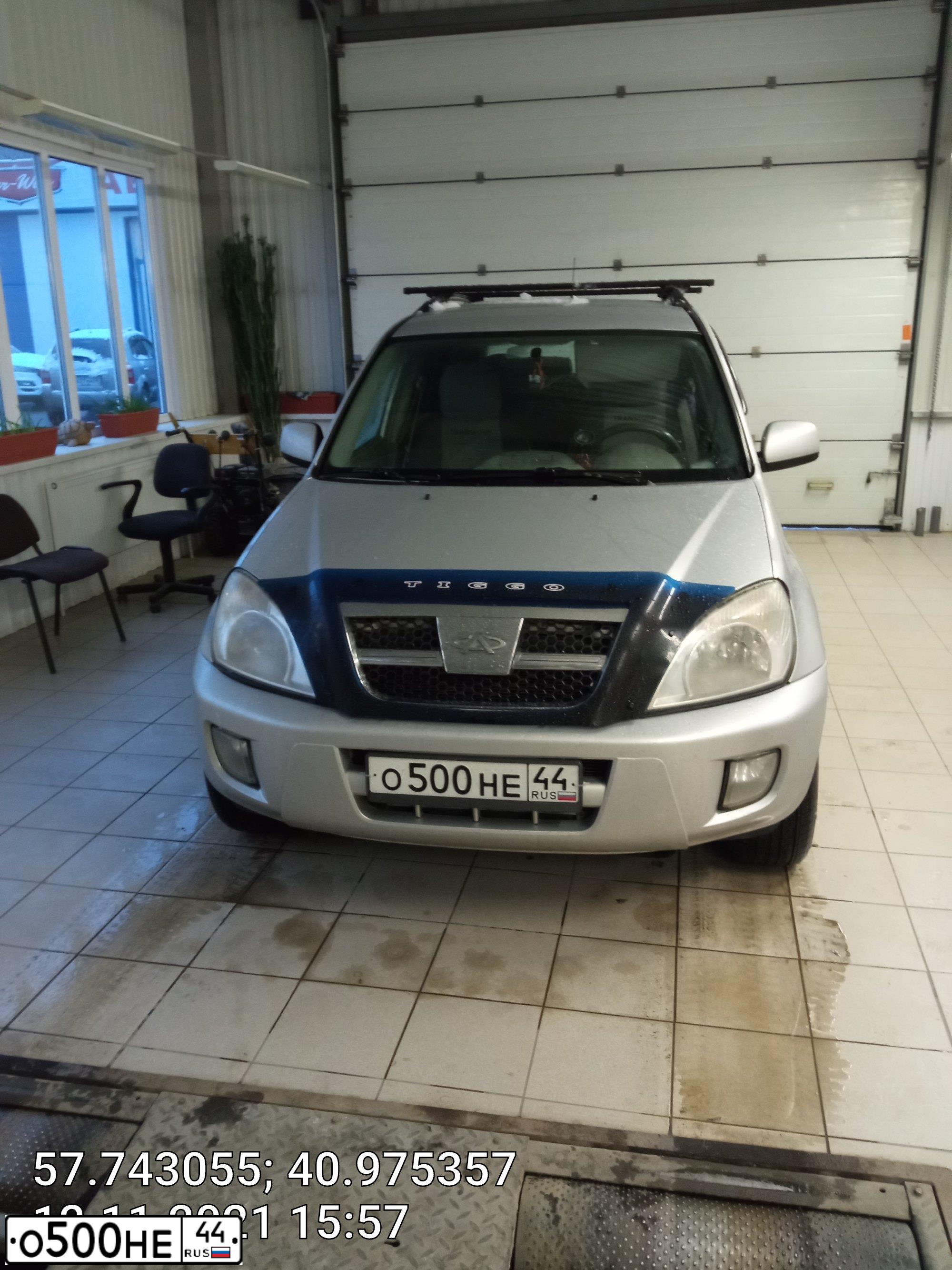 Фото автомобиля CHERY TIGGO, 2006 — госномер О500НЕ44. Цвет: СЕРЫЙ