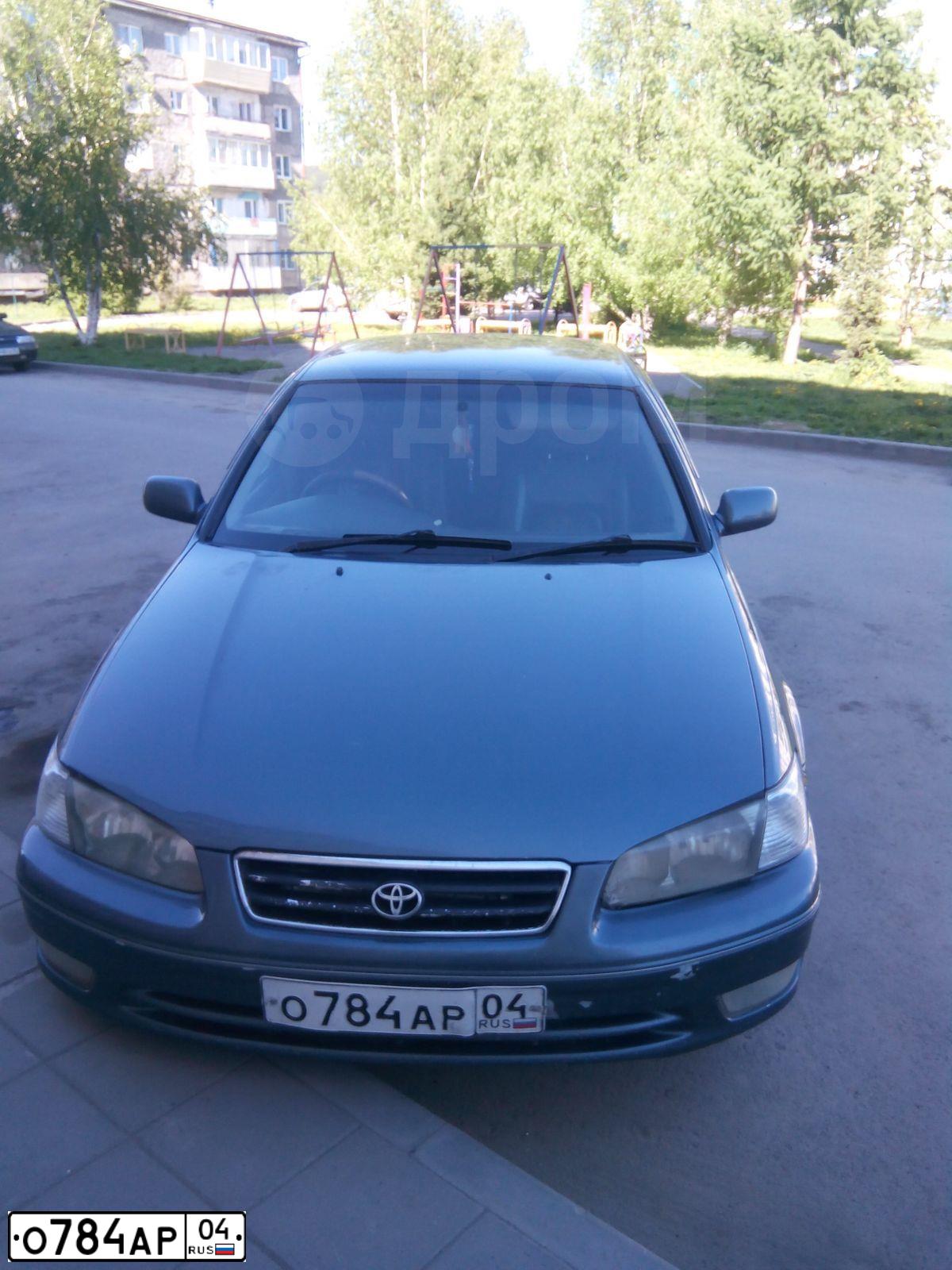 Фото автомобиля TOYOTA CAMRY, 2000 — госномер В247ТТ22. Цвет: СЕРЫЙ