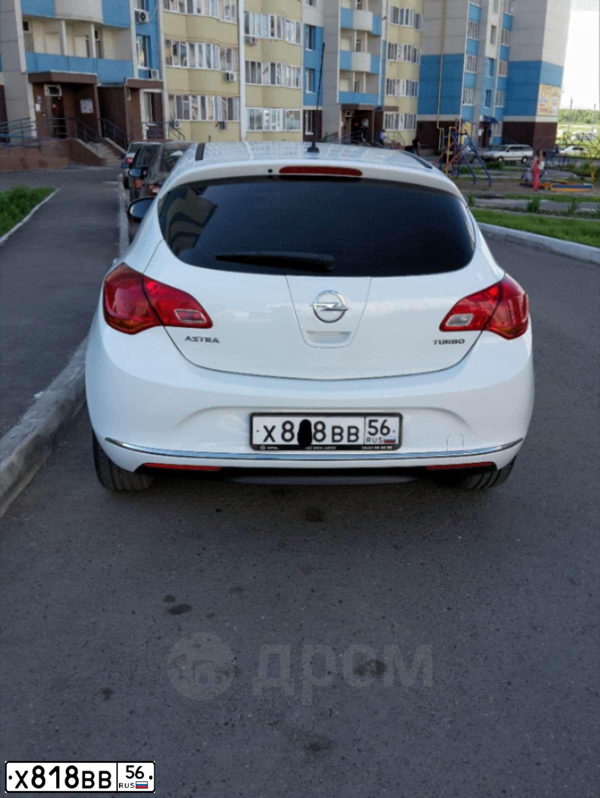 Фото автомобиля KIA RIO, 2016 — госномер Х818ВВ56. Цвет: Белый