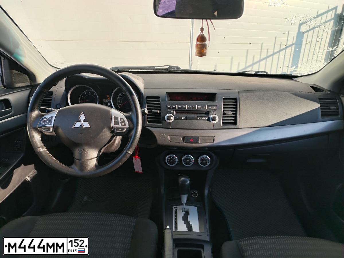 Фото автомобиля CHEVROLET CAMARO, 2014 — госномер М444ММ152. Цвет: ЧЕРНЫЙ