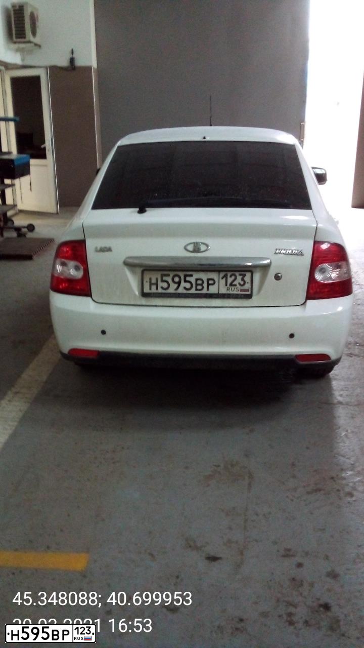 Фото автомобиля LADA 2172 PRIORA, 2012 — госномер Н595ВР123. Цвет: БЕЛЫЙ