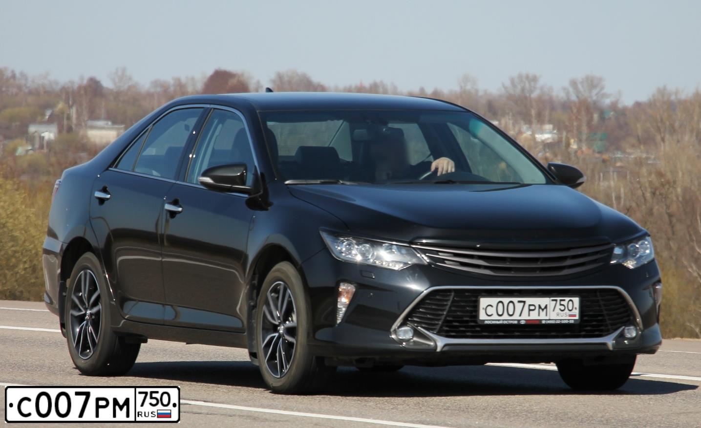 Фото автомобиля TOYOTA CAMRY, 2017 — госномер У980УА797