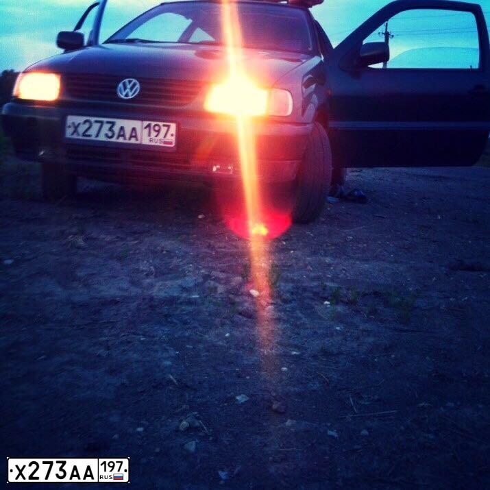 Фото автомобиля VOLKSWAGEN POLO, 1997 — госномер С678ЕХ550. Цвет: Темно-зеленый