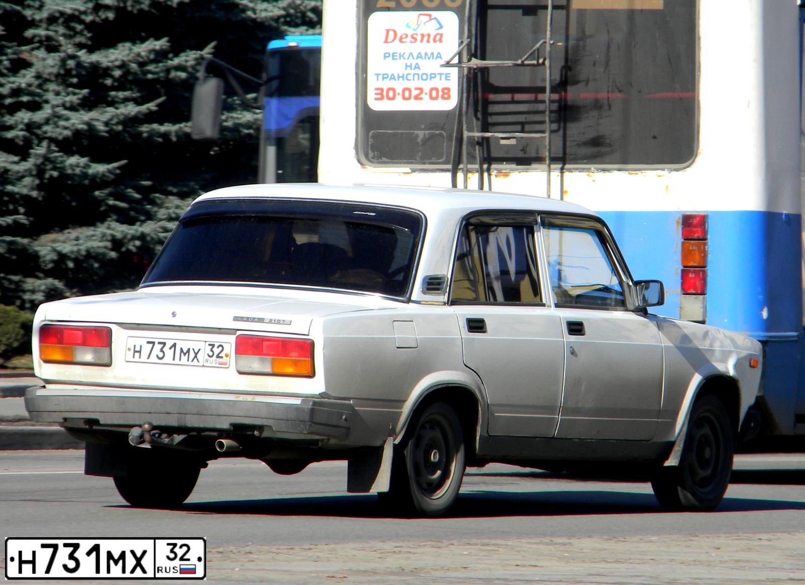 Фото автомобиля LADA 2107, 2010 — госномер К007СО32. Цвет: БЕЛЫЙ