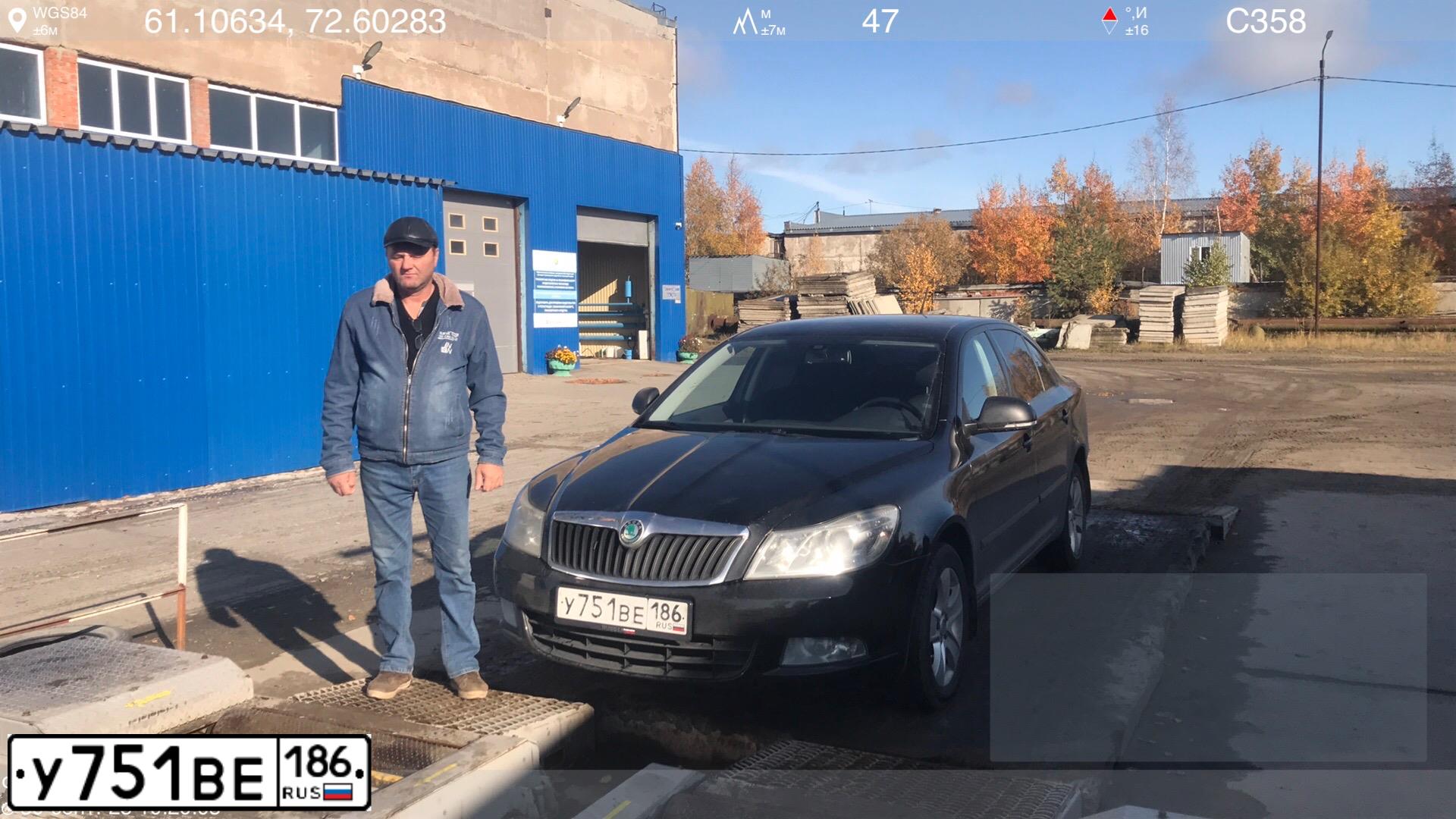 Фото автомобиля SKODA OCTAVIA, 2011 — госномер У751ВЕ186. Цвет: ЧЕРНЫЙ