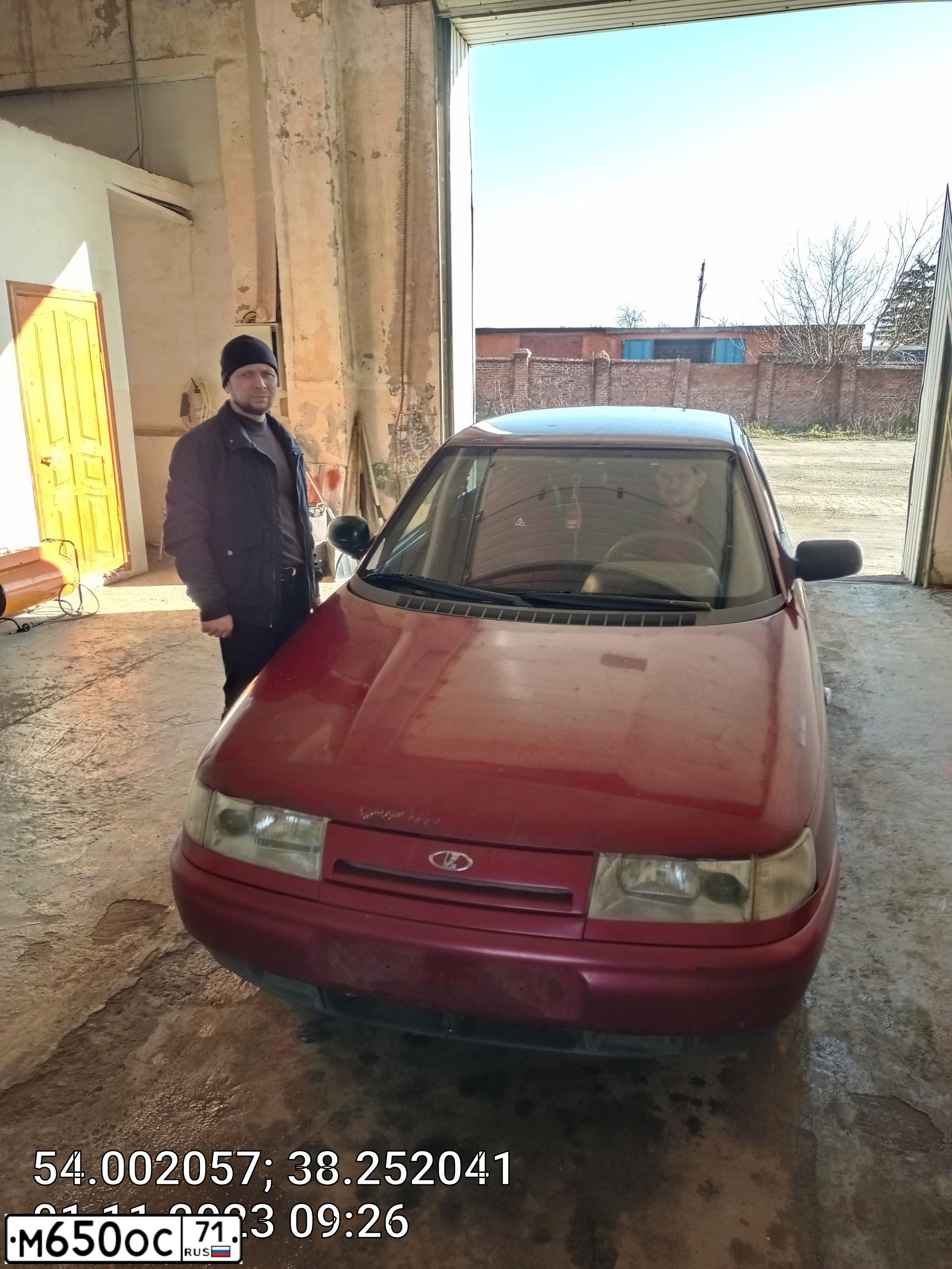 Фото автомобиля LADA 2110, 2002 — госномер У051РУ71. Цвет: СЕРЕБРИСТЫЙ КРАСНЫЙ
