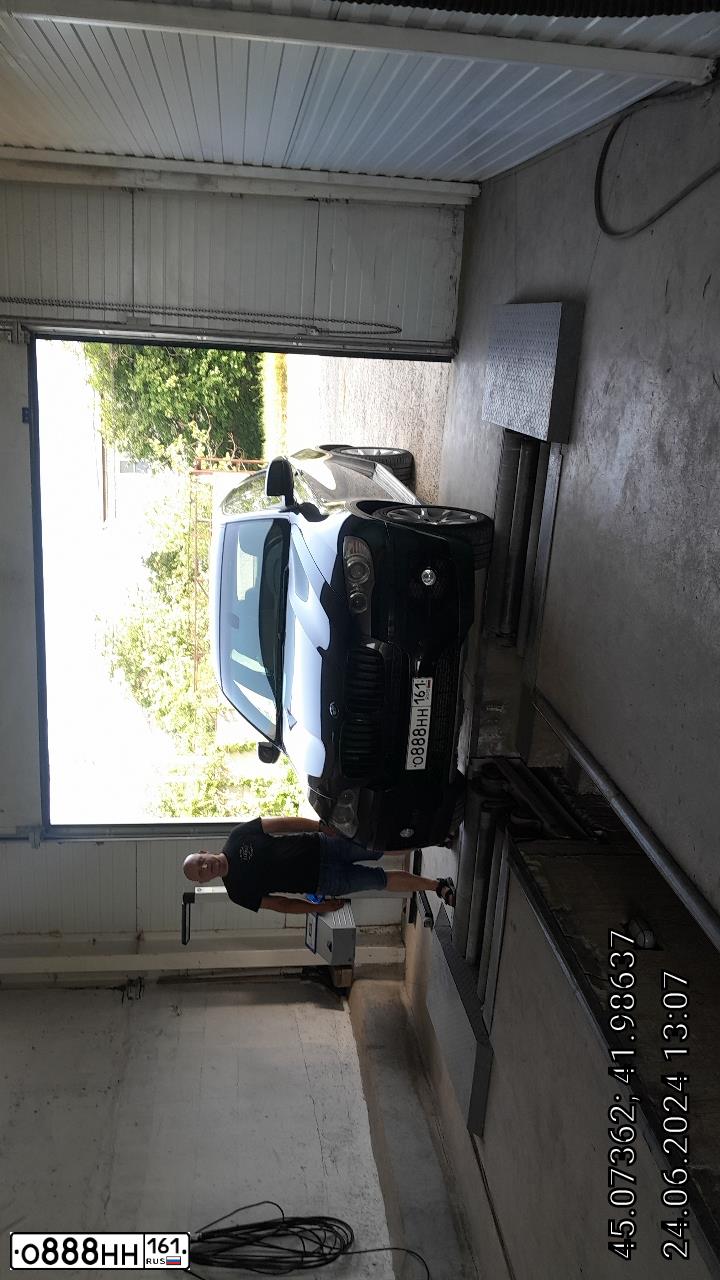 Фото автомобиля BMW X6, 2008 — госномер О888НН161. Цвет: ЧЕРНЫЙ