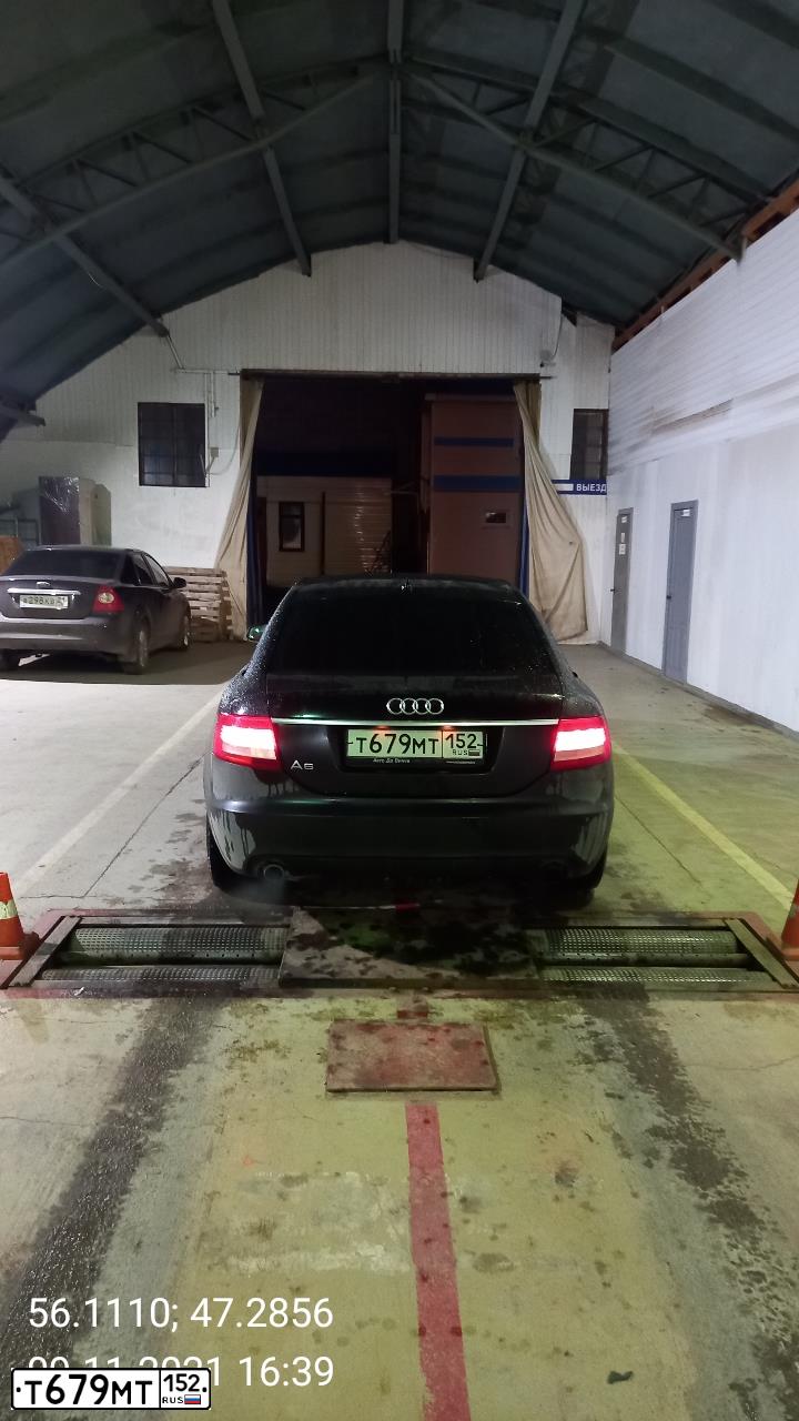Фото автомобиля АУДИ A6, 2007 — госномер А611НТ252. Цвет: ЧЕРНЫЙ