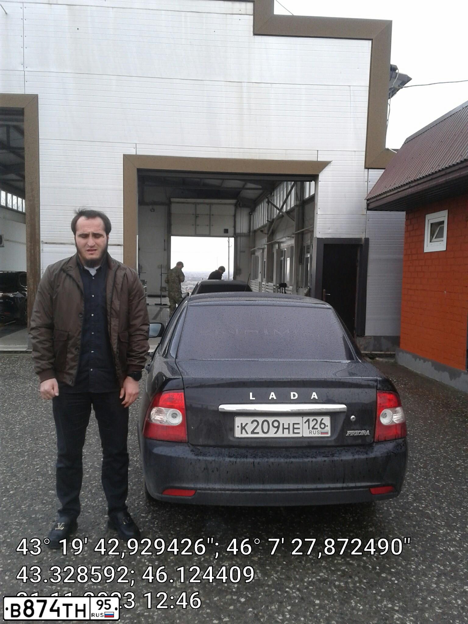Фото автомобиля LADA PRIORA, 2012 — госномер К810АТ95. Цвет: Сине-Черный
