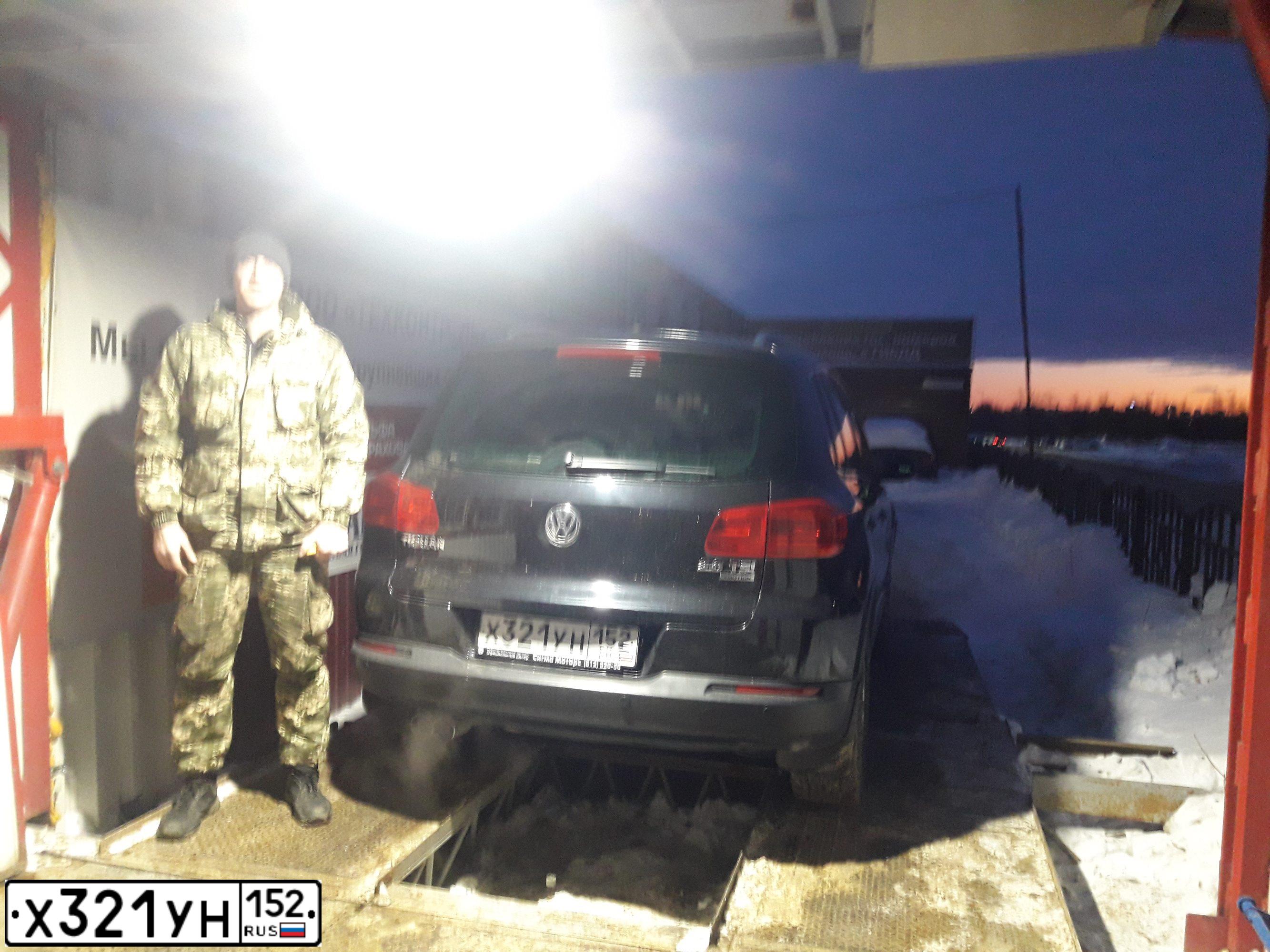 Фото автомобиля VOLKSWAGEN TIGUAN, 2012 — госномер Р691ЕК159. Цвет: ЧЕРНЫЙ