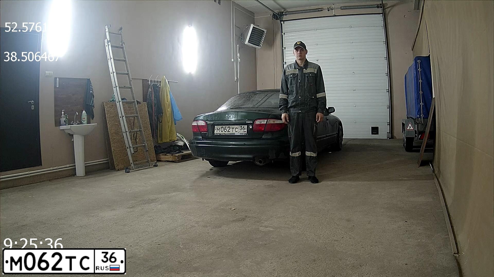 Фото автомобиля MAZDA XEDOS 6 / XEDOS 9, 2000 — госномер М062ТС36. Цвет: ЗЕЛЕНЫЙ