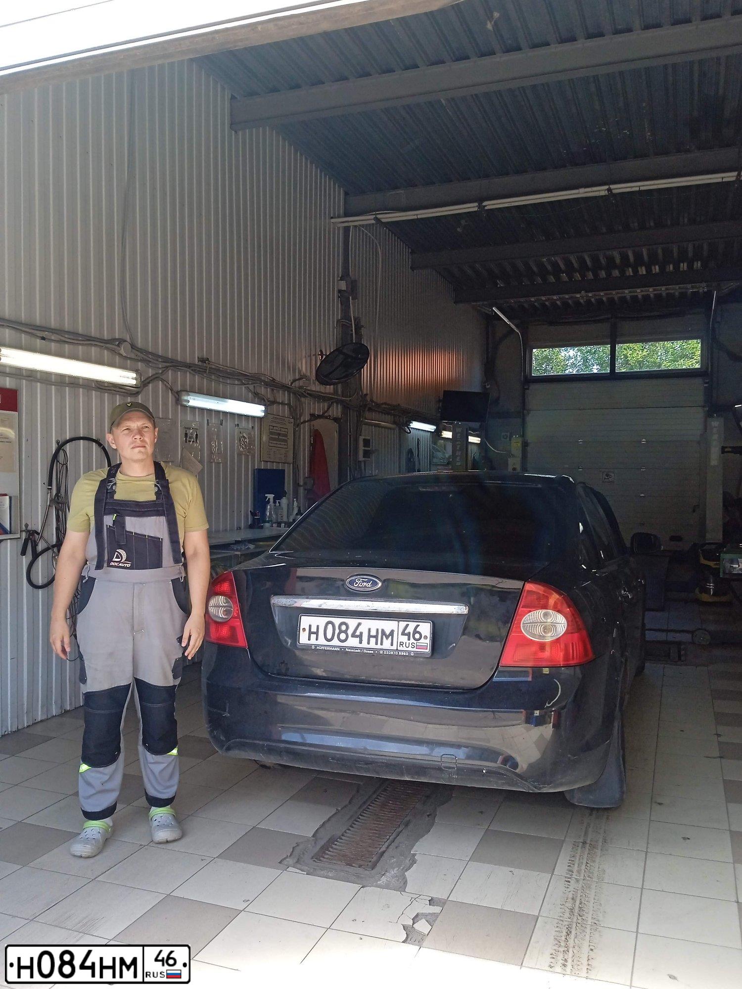 Фото автомобиля FORD FOCUS, 2008 — госномер Н084НМ46. Цвет: ЧЕРНЫЙ