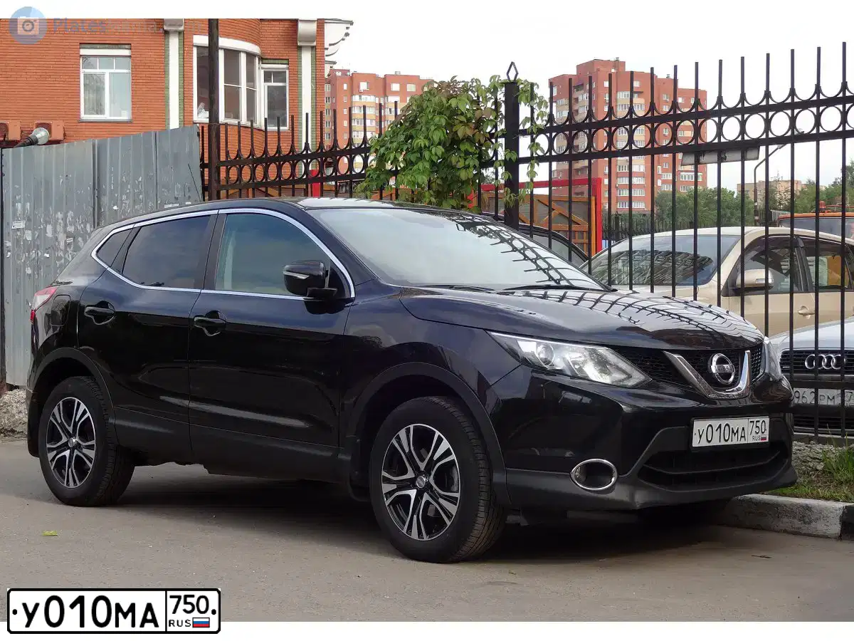 Фото автомобиля NISSAN QASHQAI, 2014 — госномер У010МА750. Цвет: ЧЕРНЫЙ