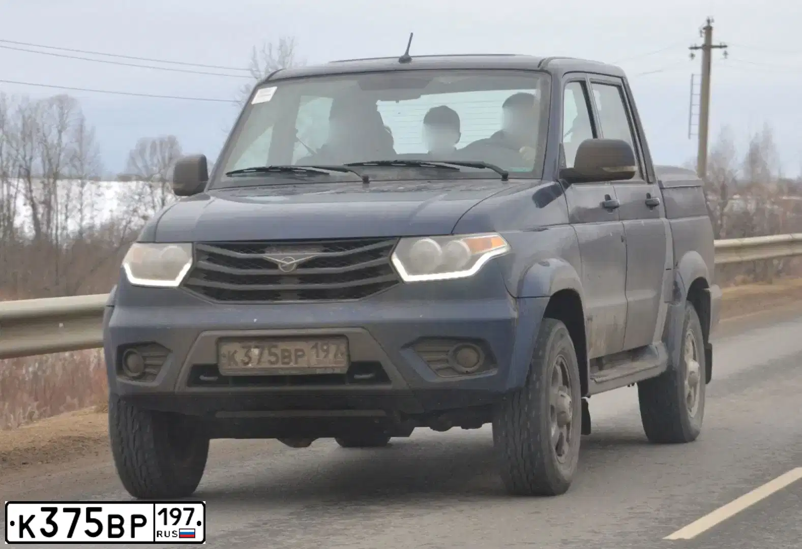 Фото автомобиля UAZ 2363 PICKUP, 2015 — госномер У313НА797. Цвет: ОКЕАН МЕТАЛЛИК