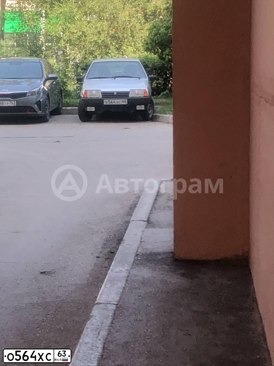 Фото автомобиля LADA 2108 SAMARA, 2002 — госномер Н149РР26. Цвет: СЕРЕБРИСТЫЙ