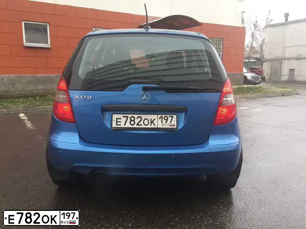 Фото автомобиля MERCEDES A-KLASSE, 2008 — госномер У792АЕ799. Цвет: ГОЛУБОЙ