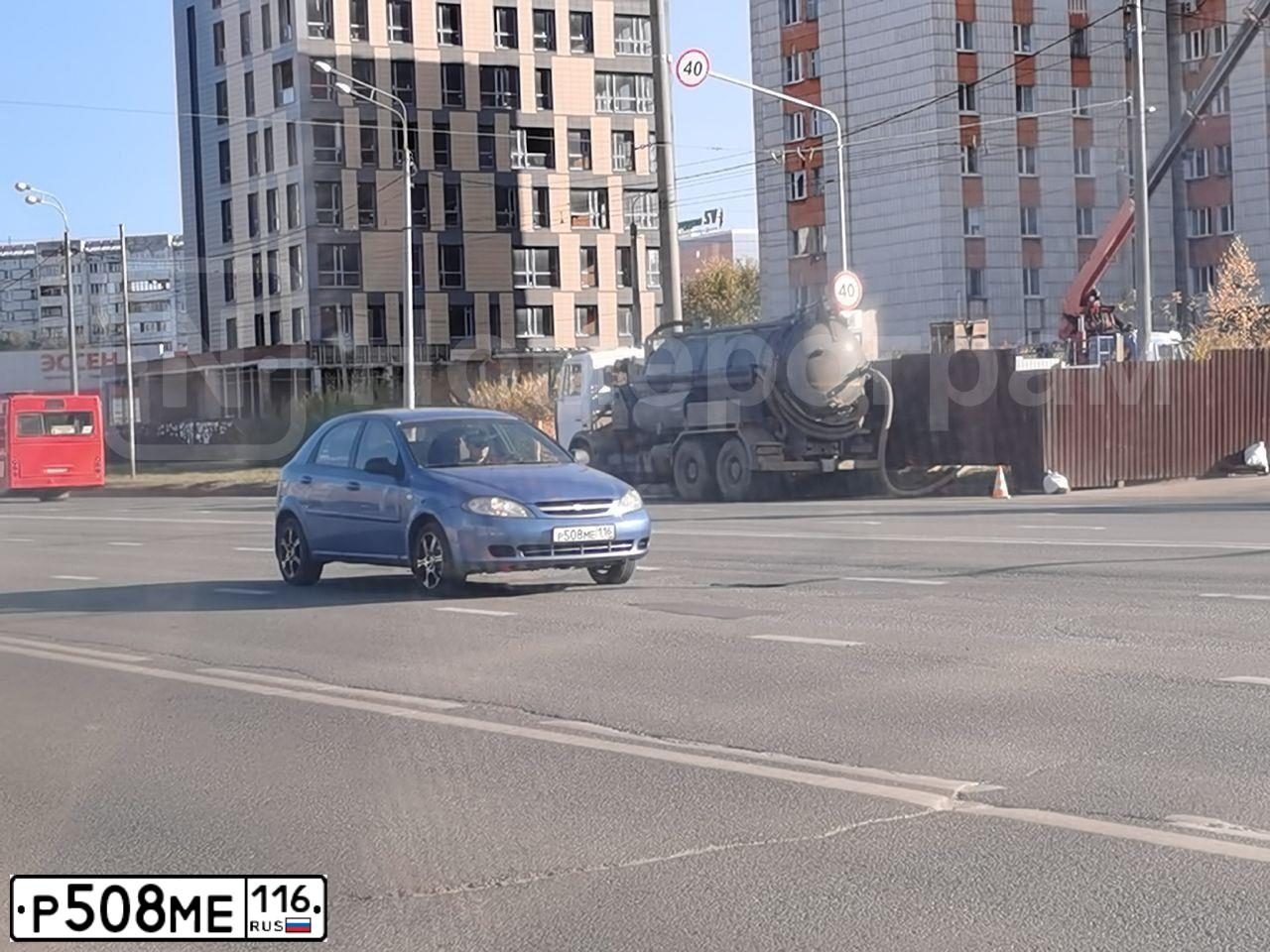 Фото автомобиля CHEVROLET LACETTI, 2006 — госномер Р508МЕ116. Цвет: синий