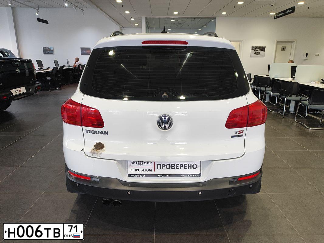 Фото автомобиля VOLKSWAGEN TIGUAN, 2014 — госномер К761АТ550. Цвет: Белый