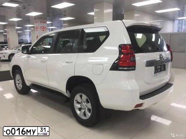 Фото автомобиля TOYOTA LANDCRUISER, 2017 — госномер А528ВВ550. Цвет: Белый
