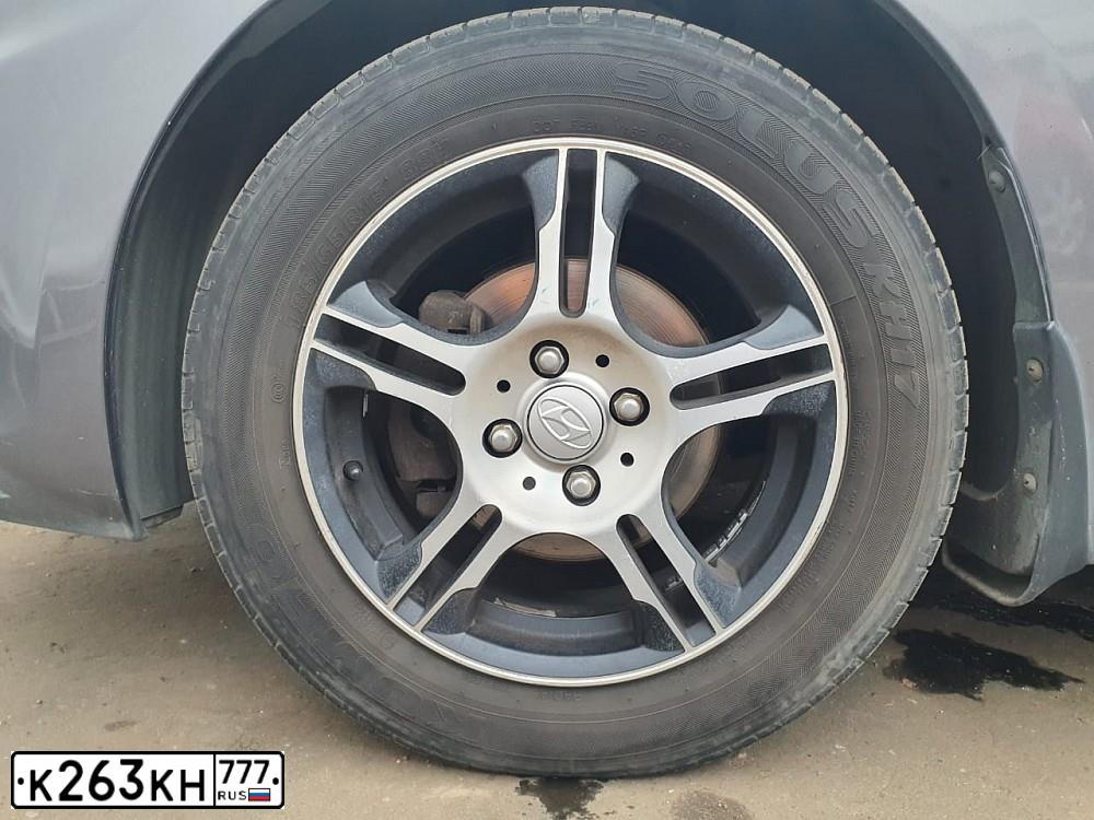 Фото автомобиля HYUNDAI SOLARIS, 2014 — госномер К263КН777. Цвет: СЕРЫЙ ТЕМНЫЙ