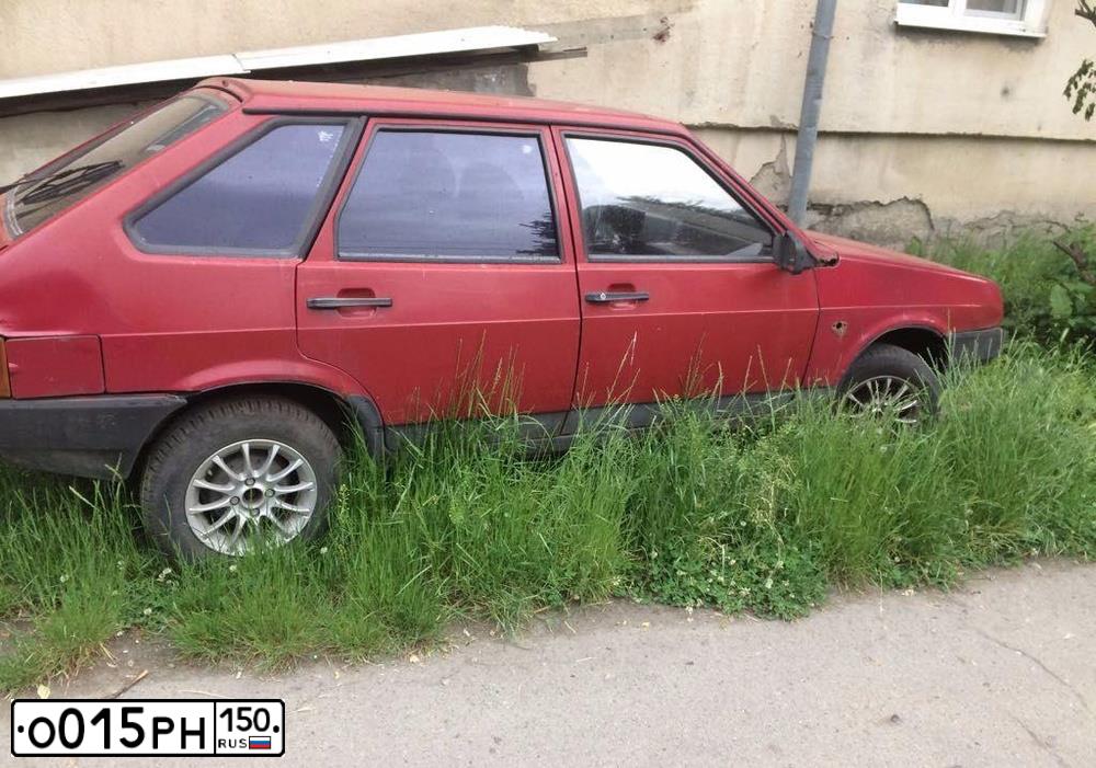 Фото автомобиля LADA 2109 SAMARA, 1997 — госномер М484ТХ77. Цвет: КРАСНЫЙ