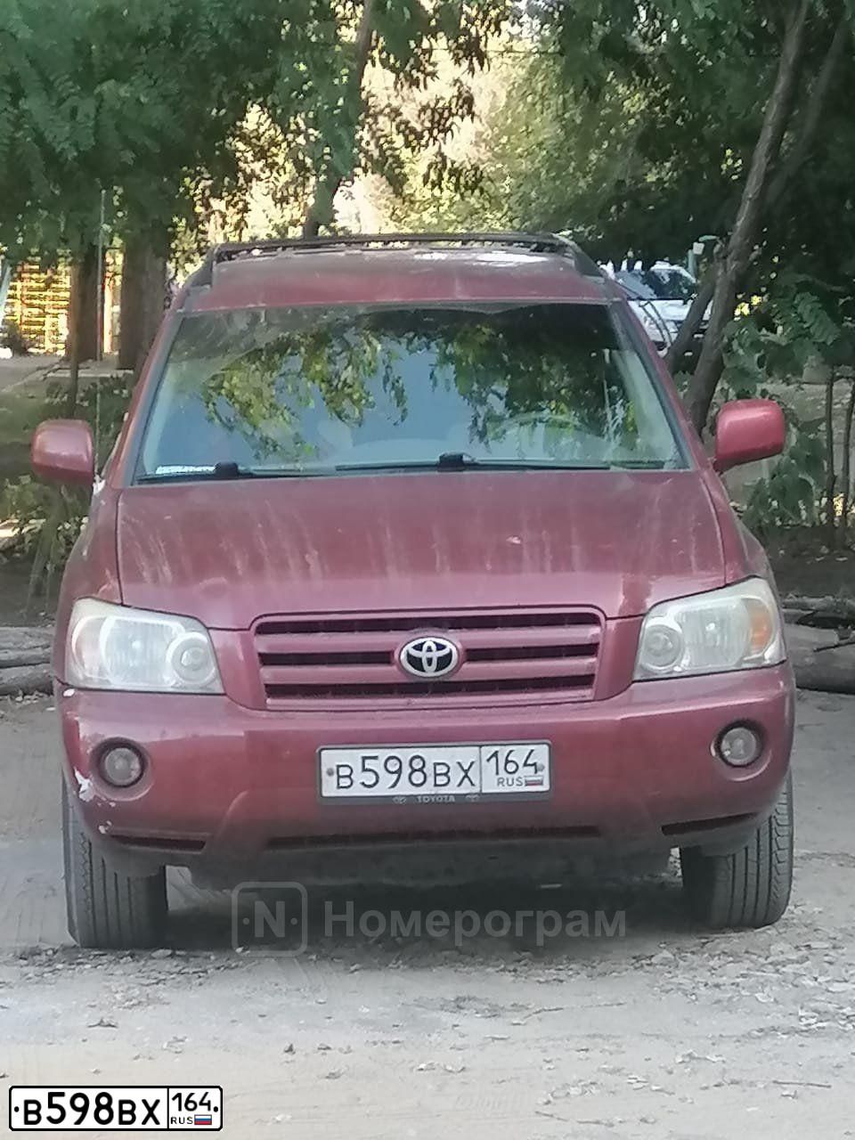 Фото автомобиля TOYOTA HIGHLANDER, 2005 — госномер Р444ВМ64. Цвет: ВИШНЕВЫЙ